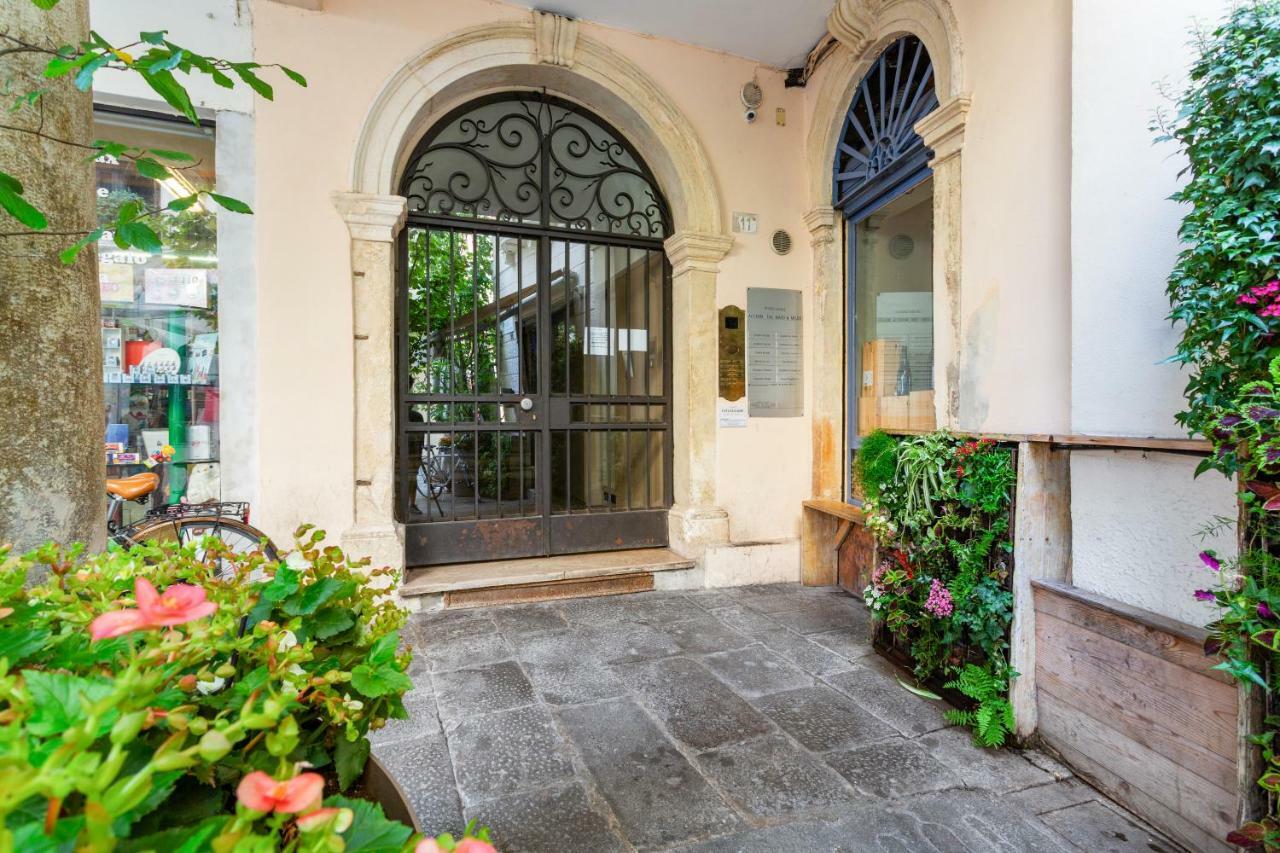 Апартаменты Piazzetta Palladio Romantic Studio Виченца Экстерьер фото